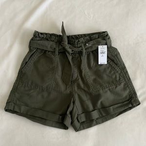 GAP NWT Girls Shorts (Size S)